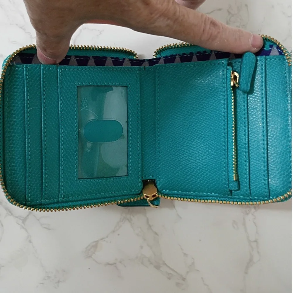 VERA BRADLEY Turquoise & Teal Leather Compact Zip-Around Wallet - EUC